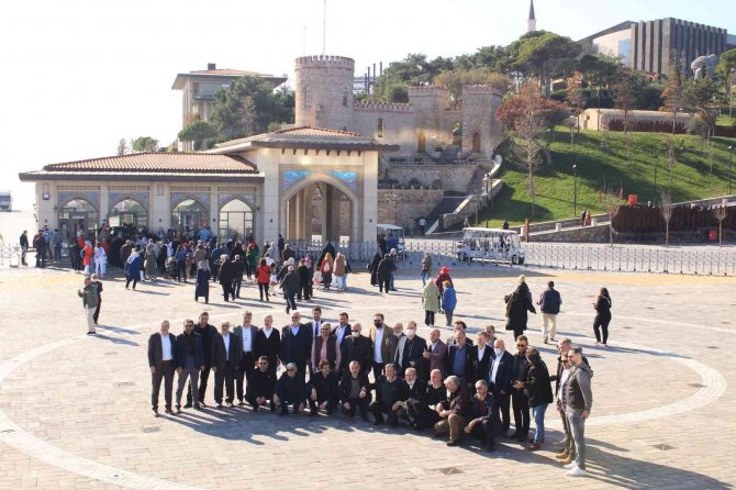 İ̇stanbullular Üsküdar’dan Demokrasi Ve Özgürlükler Adası’na Tarihi Yolculuğa Çıktı