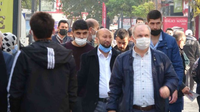 Karabük’te Vatandaşlar Korona Virüs Tedbirlerini Unuttu