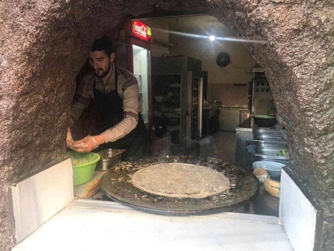 Iğdır’da Hamsinin Fiyatı 10 Liraya Düştü, Tezgahlar Boşaldı