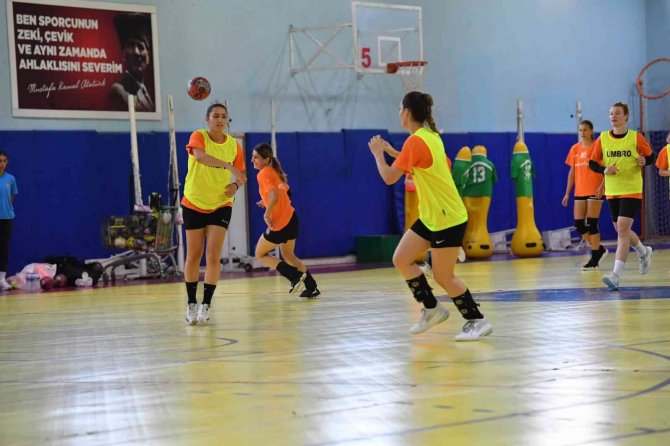 Mavi Kelebekler, Kastamonu Maçında Liderliği Korumak İstiyor
