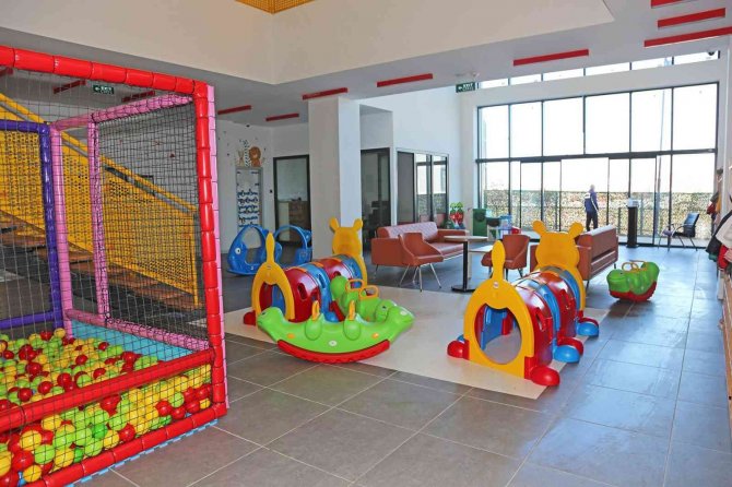 Ataşehir’de Miniklerin İkinci Evi Olan ‘Bahri Behçet Yıldız Gündüz Bakımevi’ Açıldı