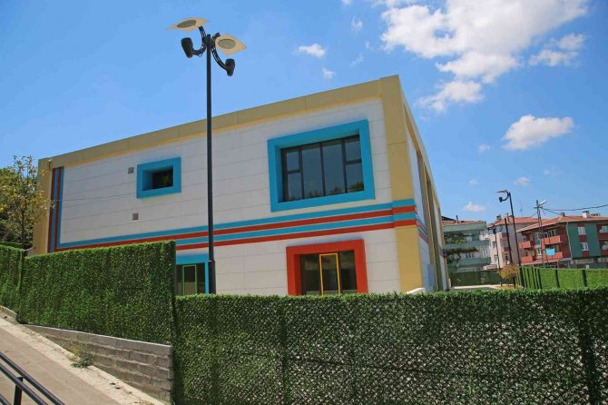 Ataşehir’de Miniklerin İkinci Evi Olan ‘Bahri Behçet Yıldız Gündüz Bakımevi’ Açıldı