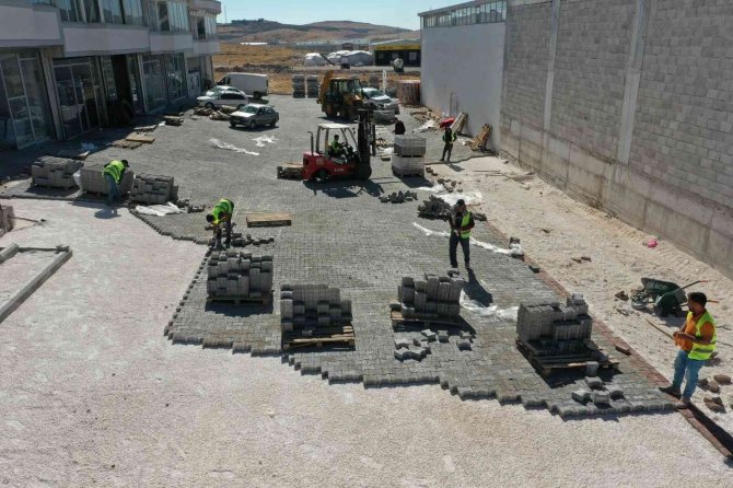 Şanlıurfa’da Sıcak Asfalt Ve Kilitli Beton Parke Çalışması