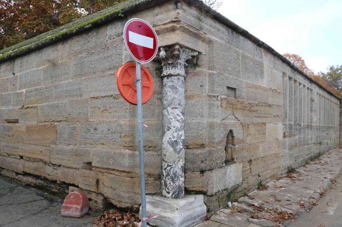 Selimiye Camii’ndeki 2 Bin Yıllık ’Zeus Tapınağı’ Sütunu Asırlara Meydan Okuyor