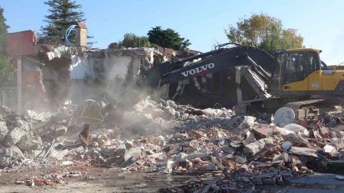 Sinop Meydan Projesi’nde İkinci Etap Yıkımlar Başladı