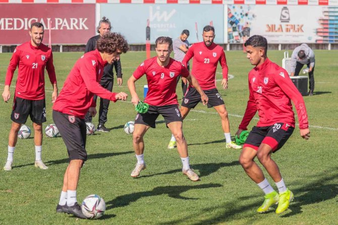 Samsunspor İle Manisa Fk Kozlarını Paylaşıyor