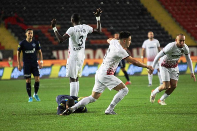 Spor Toto Süper Lig: Gaziantep Fk: 1 - Kasımpaşa: 0 (İ̇lk Yarı)