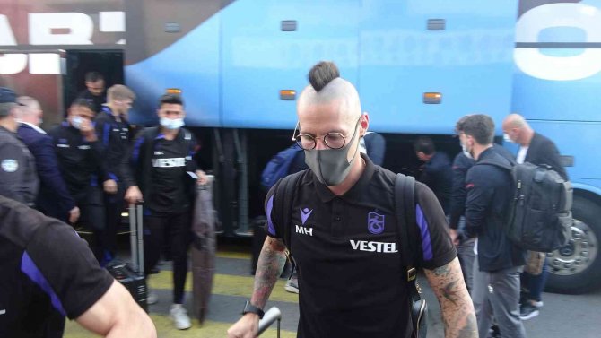 Trabzonspor, Beşiktaş Maçı İçin İ̇stanbul’a Gitti