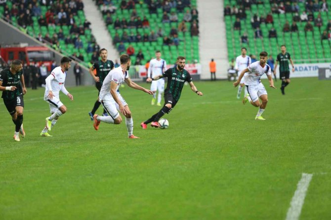 Sakaryaspor, Ajax İle Avrupa’nın En Az Gol Yiyen Takımı Pozisyonunu Paylaşıyor