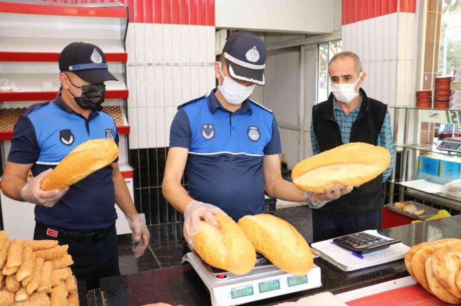 Toroslar Zabıtası Fırınlarda Gramaj Ve Hijyen Denetimi Yaptı