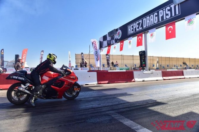 Manisa Bbsk Motorcuları Pistin Tozunu Attırdı