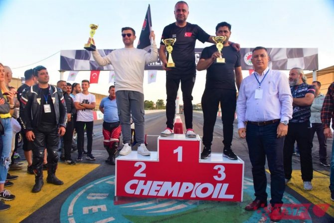 Manisa Bbsk Motorcuları Pistin Tozunu Attırdı