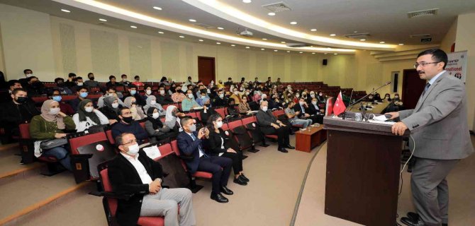 Öğrenciler Oryantasyon Programında Bir Araya Geldi