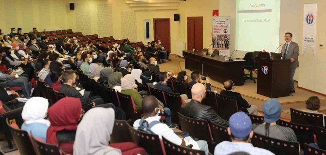 Öğrenciler Oryantasyon Programında Bir Araya Geldi