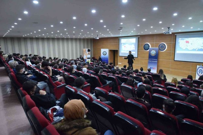 Zengin, Üniversite Öğrencileri İle Buluştu