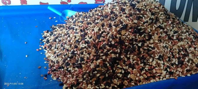 İ̇pekyolu’nda Son Kullanma Tarihi Geçen Kuruyemiş Ele Geçirildi