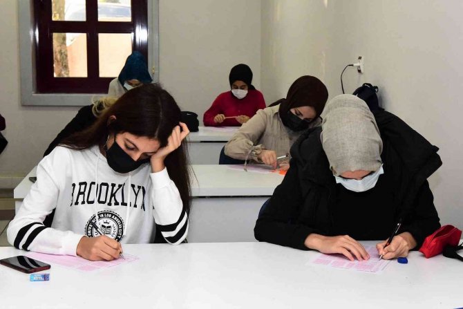 Gençlere ‘Yks’ Desteği