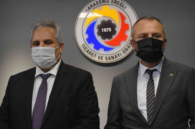 İ̇htiyaç Sahibi 700 Öğrenciye Ayakkabı Yardımı Yapıldı