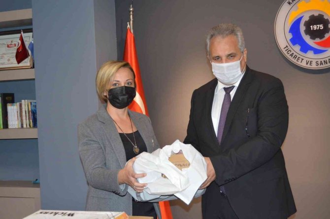 İ̇htiyaç Sahibi 700 Öğrenciye Ayakkabı Yardımı Yapıldı