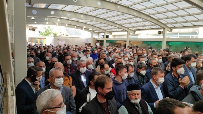 Koronaya Yenilen Sakaryaspor’un Eski Başkanı Son Yolculuğuna Uğurlandı