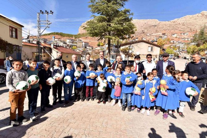 Sorgun, Özboyacı Ve Başkan Altay Hadim Ve Taşkent’in Mahallelerinde Vatandaşlarla Buluştu