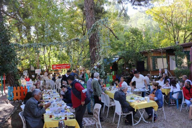 Rektör Özkan, Böbrek Hastalarıyla Bir Araya Geldi