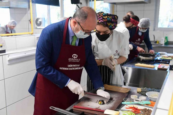 Anadolu Üniversitesi’nde ‘Kore Yemeği Atölyesi’