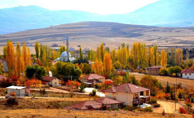 ’Karabayır’ Sonbahar Renkleriyle İlgi Çekiyor