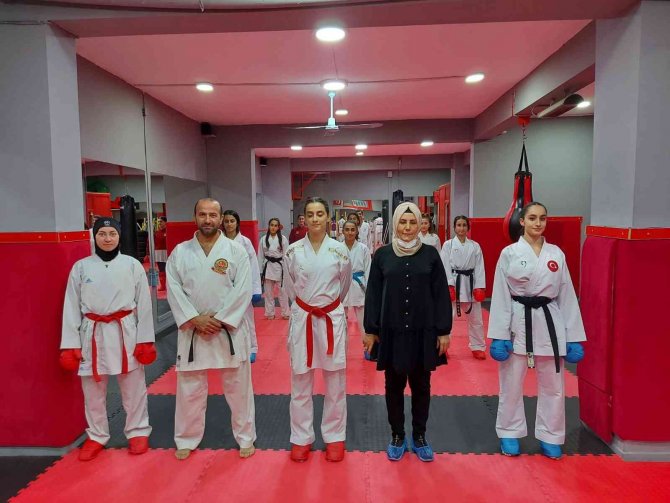 Diyarbakırlı Kızlar Karatede Fark Oluşturuyor