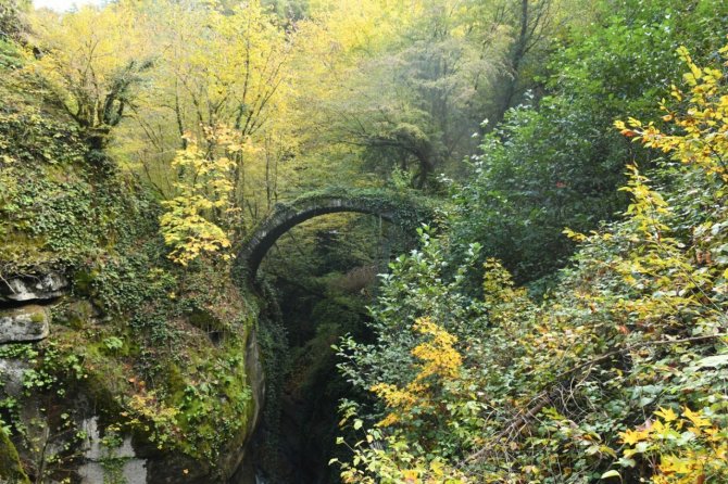Tarihi Banakna Köprüsü Keşfedilmeyi Bekliyor