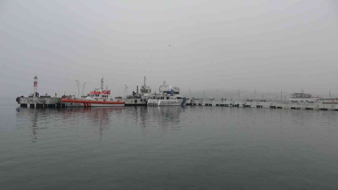 Çanakkale Boğazı Yoğun Sis Nedeniyle Gemi Trafiğine Kapandı