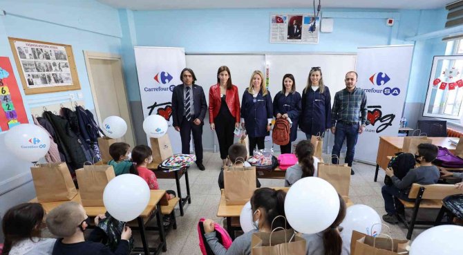 Carrefoursa Çalışanlarından Toplum Gönüllüleri Vakfı İş Birliğiyle Köy Okuluna Destek
