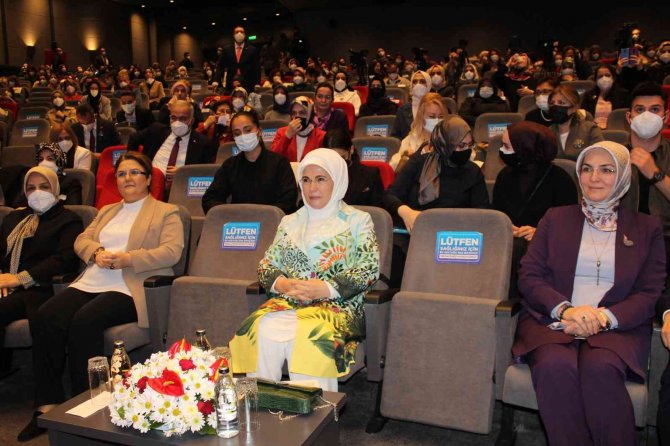 Emine Erdoğan: “Çağımızda Güçlü Bir Ülkenin Üç Bileşeni Vardır: Güçlü Kadın, Güçlü Aile Ve Güçlü Toplum"
