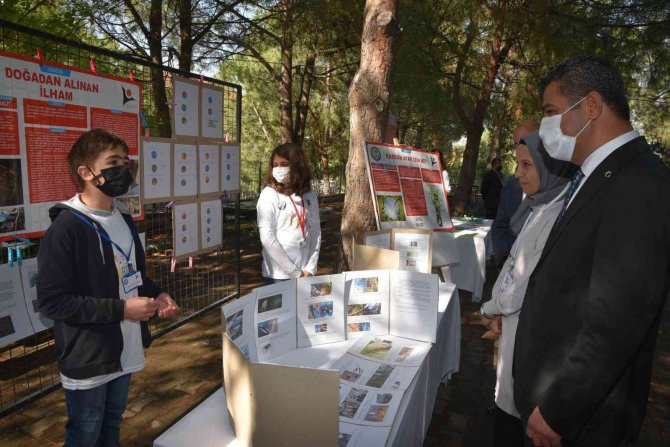 Öğrencilerin Bilim Fuarında Sergilediği Eserler Beğeni Topladı