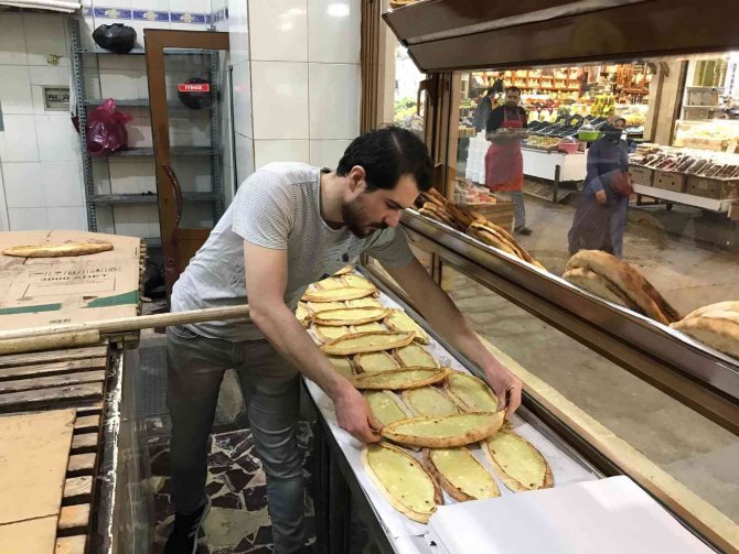 93 Yıllık Fırında Yapılan Ekmekler İl Dışına Gönderiliyor