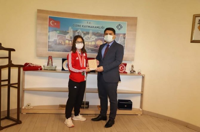 Şampiyon Sporcular Kaymakam Tunç İle Bir Araya Geldi