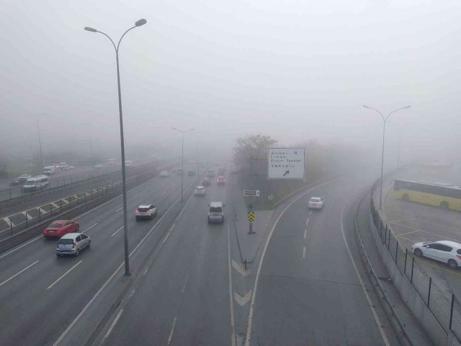İ̇stanbul’da Ulaşıma Sis Engeli