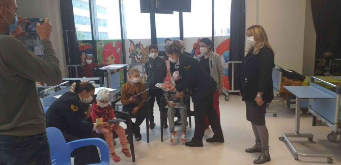 Lösemili Çocuklara Jandarma Şefkati