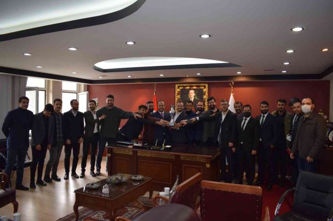 Malatya Barosu Futbol Takımına Fair-play Ödülü