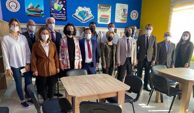 Okul Kütüphanesinin Açılışını Kaymakam Uçgun Yaptı