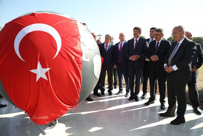 Koordinatların İşaret Ettiği Pamukkale Üniversitesi Anıtlarla Donatıldı