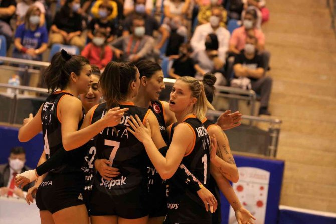 Eczacıbaşı Dynavit, Aydın’da Galip