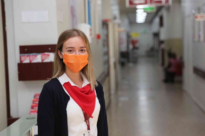 Lösemiye Farkındalık İçin Turuncu Maske Taktılar