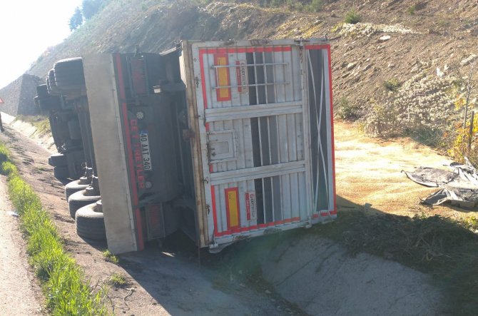 Samsun’da Tır Devrildi: 1 Yaralı