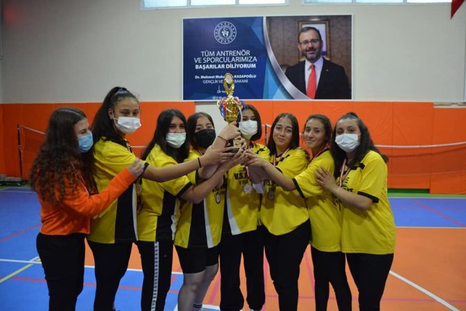 Selendi’de Filenin Sultanı Mehmet Akif Ersoy Anadolu Lisesi Oldu