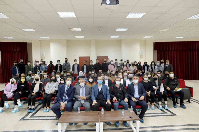 Bilim Ve Teknoloji Üniversitesi Liselilerle Buluştu