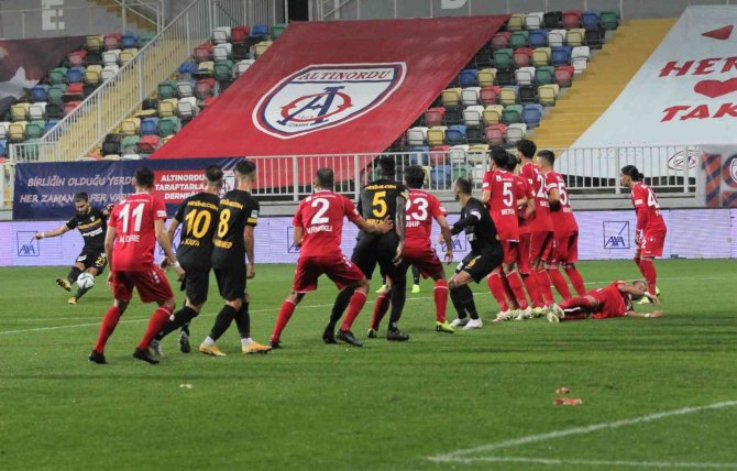 Spor Toto 1. Lig: Altınordu: 1 - Eyüpspor: 2