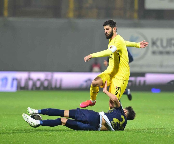 Spor Toto 1. Lig: İ̇stanbulspor: 3 - Menemenspor: 2