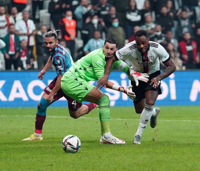 Spor Toto Süper Lig: Beşiktaş: 1 - Trabzonspor: 2 (Maç Sonucu)