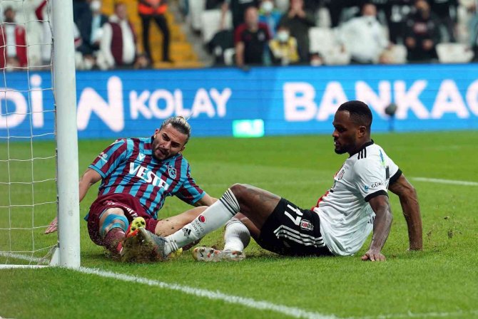 Spor Toto Süper Lig: Beşiktaş: 1 - Trabzonspor: 2 (Maç Sonucu)
